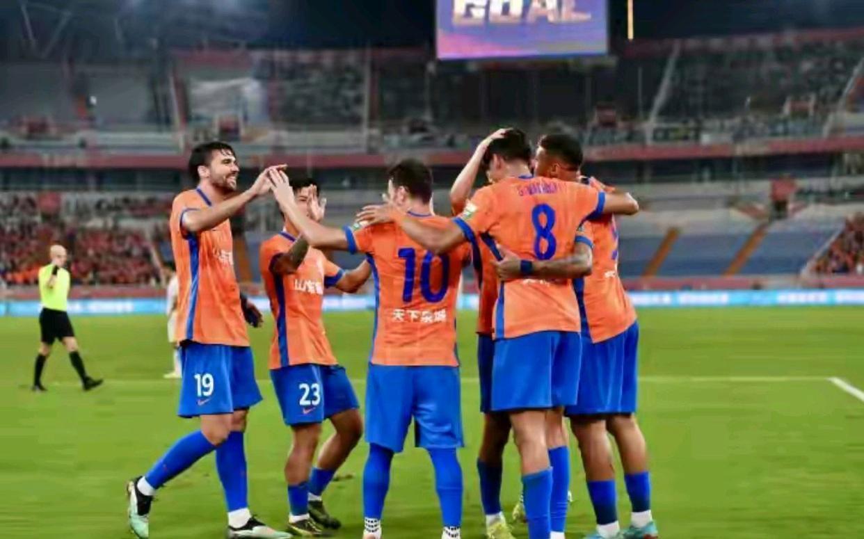 瓦科上演大四喜 中超山东泰山6-0胜北京国安创队史最大比分失利
